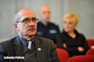 Uczestnicy lekcji historii poświęconej pamięci policjanta Bronisława Marchlewicza