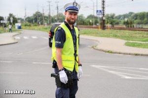 policjant na drodze