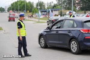 policjanci na drodze