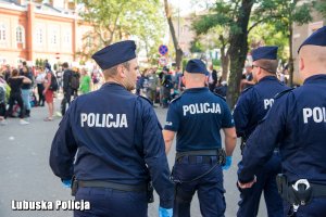 policjanci oddziałów prewencji