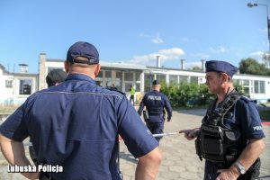 Policjanci na miejscu zdarzenia.