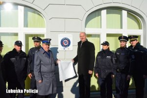 Przedstawiciele zespołu na otwarciu placówki