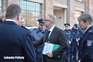 Osoby biorące udział w spotkaniu podczas konsulatcji