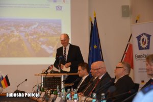 Przemówienia gości biorących udział w spotkaniu