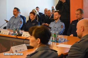 Przedstawiciele stron na spotkaniu