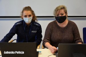 Policjantka i osoba zajmująca się tematyką i szkoleniem w obszarze handlu ludźmi