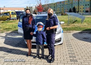 policjantki i chłopczyk