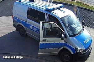 Policjanci w radiowozie