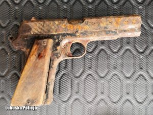 Pistolet przed renowacją