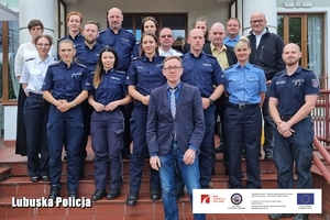 grupowe zdjęcie policjantów