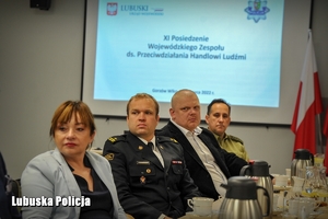 Zgromadzeni przedstawiciele służb i samorządu podczas konferencji