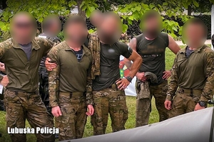 Dryżyna policjantów na Marszu Nadodrzańskim