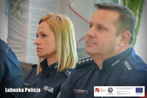 Policjanci podczas konferencji