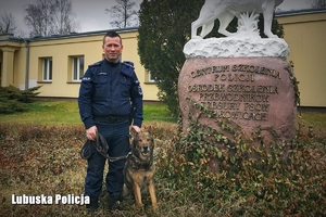 Przewodnik z psem służbowym