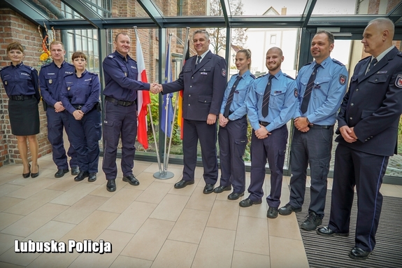 Polscy i niemieccy policjanci podczas międzynarodowej konferencji.