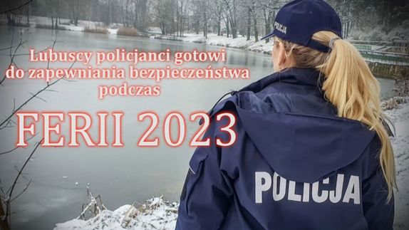 policjantka patrzy na zamarznięte jezioro.