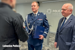 Wojewoda Lubuski oraz Komendant Wojewódzki Policji w Gorzowie Wielkopolskim gratulują wyróżnionym kontrterrorystom