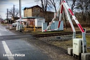 Uszkodzone przez kierowcę rogatki