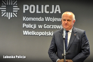 Wojewoda Lubuski przemawia do gości