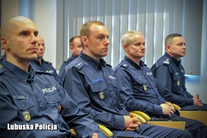 Policjanci z przełożonymi na gali