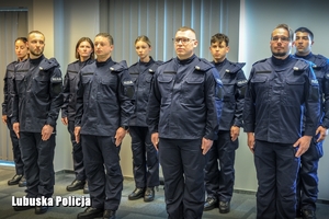 nowi policjanci podczas uroczystości