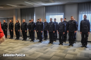 nowi policjanci podczas uroczystości