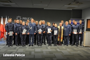 grupowe zdjęcie policjantów