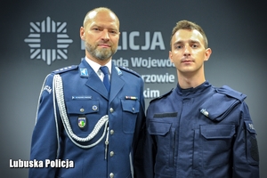 wspólne zdjęcie policjantów