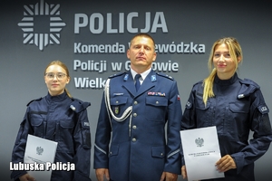 wspólne zdjęcie policjantów