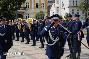 I Zastępca Komendanta Głównego Policji podczas przeglądu pododdziałów.