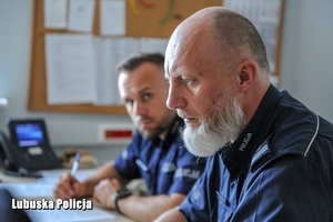 policjanci z komisji sędziowskiej