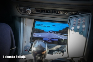 Wyświetlacz policyjnego videorejestratora.