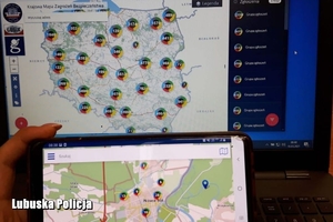 mapa wyświetlona na telefonie i laptopie