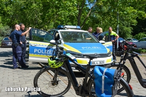 Policjanci w trakcie spotkania