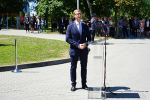 Okolicznościowe przemówienia gości i gospodarzy uroczystości.