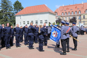 Nowo przyjęci policjanci ślubują