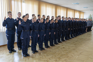 Kursanci policji składają ślubowanie