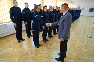 Nowo przyjęci policjanci ślubują