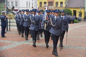 kompania honorowa opuszcza plac rynku tucholskiego