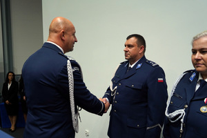 Uroczystość odznaczania policjantów i pracowników cywilnych Policji z okazji Święta Niepodległości w Urzędzie Wojewódzkim w Bydgoszczy