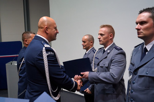 Uroczystość odznaczania policjantów i pracowników cywilnych Policji z okazji Święta Niepodległości w Urzędzie Wojewódzkim w Bydgoszczy