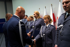 Uroczystość odznaczania policjantów i pracowników cywilnych Policji z okazji Święta Niepodległości w Urzędzie Wojewódzkim w Bydgoszczy