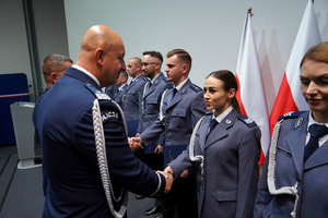 Uroczystość odznaczania policjantów i pracowników cywilnych Policji z okazji Święta Niepodległości w Urzędzie Wojewódzkim w Bydgoszczy
