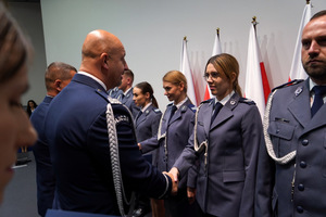 Uroczystość odznaczania policjantów i pracowników cywilnych Policji z okazji Święta Niepodległości w Urzędzie Wojewódzkim w Bydgoszczy
