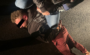 Osoba zatrzymana przez policjantów