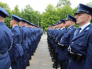 Uroczyste obchody 100. rocznicy powołania Policji Państwowej w Garnizonie Stołecznym. 17 lipca 2019 roku. Uroczystość pod honorowym patronatem Ministra Spraw Wewnętrznych i Administracji Pani Elżbiety Witek. W obchodach uczestniczył Wiceminister SWiA Pan Jarosław Zieliński. Komendę Główną Policji reprezentował Zastępca Komendanta Głównego Policji nadinspektor Kamil Bracha. W uroczystym apelu udział brało kierownictwo Komendy Stołecznej Policji na czele z Szefem warszawskich policjantów - nadinspektorem Pawłem Dobrodziejem, a także policjanci, policjantki i pracownicy cywilni KSP.
