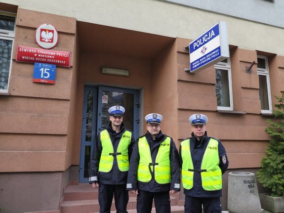 Policjanci, którzy uratowali życie mężczyźnie