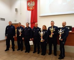 Laureaci ogólnopolskiego konkursu Dzielnicowy 2019 roku podczas dekoracji przez gen.insp. Jarosława Szymczyka Komendanta Głównego Policji.