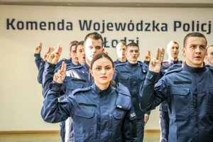 Policjanci podczas ślubowania.