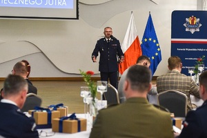 konferencja podsumowująca projekt, wystąpienie nadinspektora Waldemara Wołowca